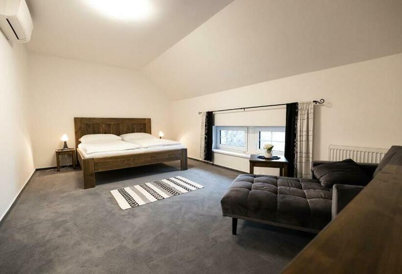 Номер Стандарт, Pivovar Tupadly