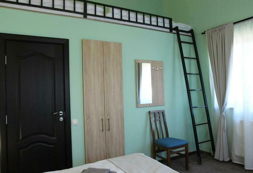 패밀리 룸, Livada De Zmeura