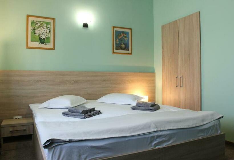 패밀리 룸, Livada De Zmeura