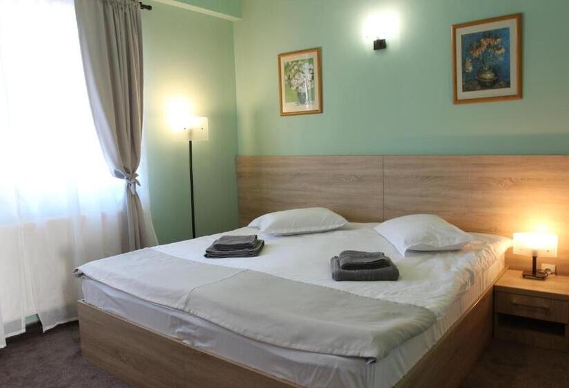 패밀리 룸, Livada De Zmeura