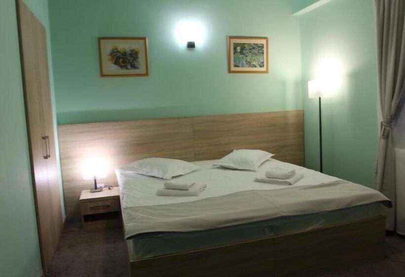 패밀리 룸, Livada De Zmeura