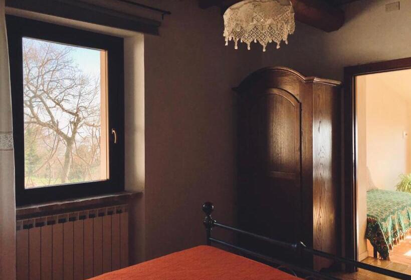 景色の見える一ベッドルームアパートメント, Agriturismo Castelvecchio, Casa Vacanza Con Piscina A Fabriano