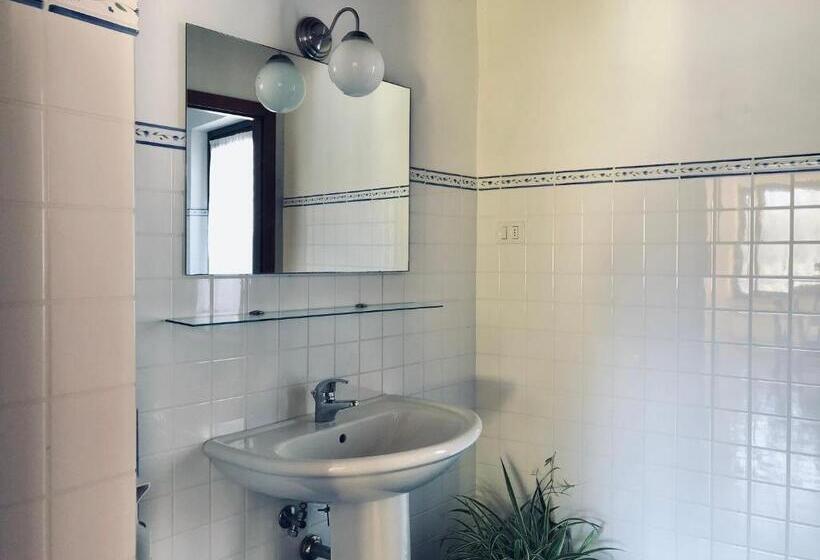 شقة غرفة واحدة مزودة بتراس, Agriturismo Castelvecchio, Casa Vacanza Con Piscina A Fabriano