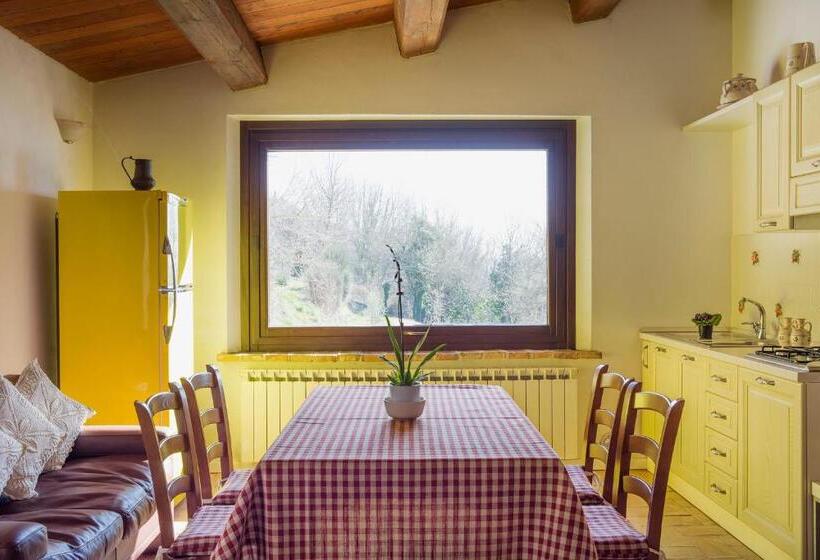 شقة غرفة واحدة مزودة بتراس, Agriturismo Castelvecchio, Casa Vacanza Con Piscina A Fabriano