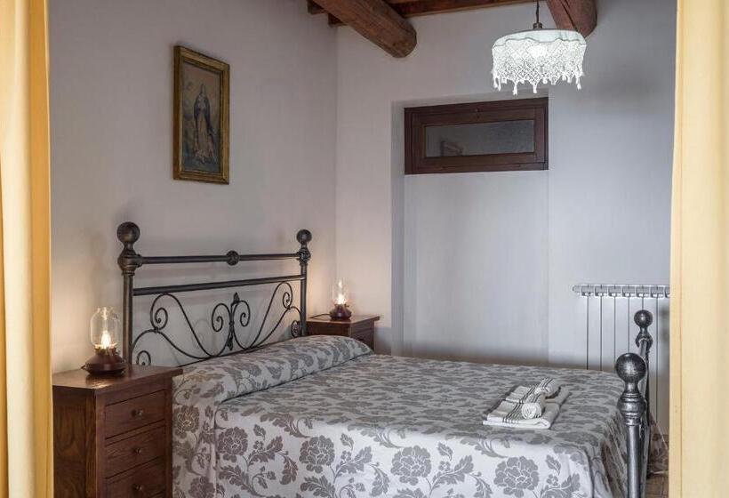 شقة غرفة واحدة ذات إطلالة, Agriturismo Castelvecchio, Casa Vacanza Con Piscina A Fabriano