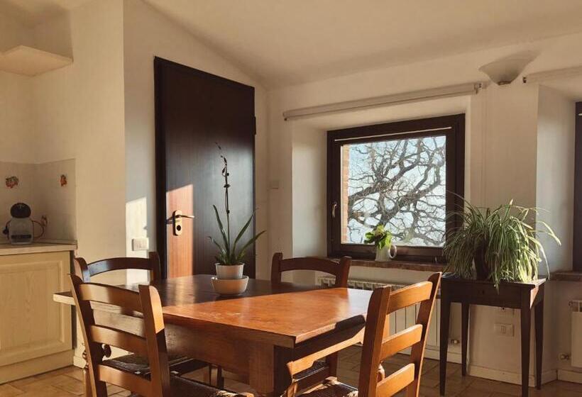 شقة غرفة واحدة ذات إطلالة, Agriturismo Castelvecchio, Casa Vacanza Con Piscina A Fabriano