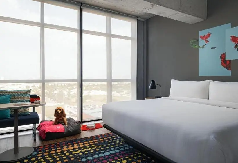 キングサイズベッドのスイートルーム, Aloft Guadalajara Sur
