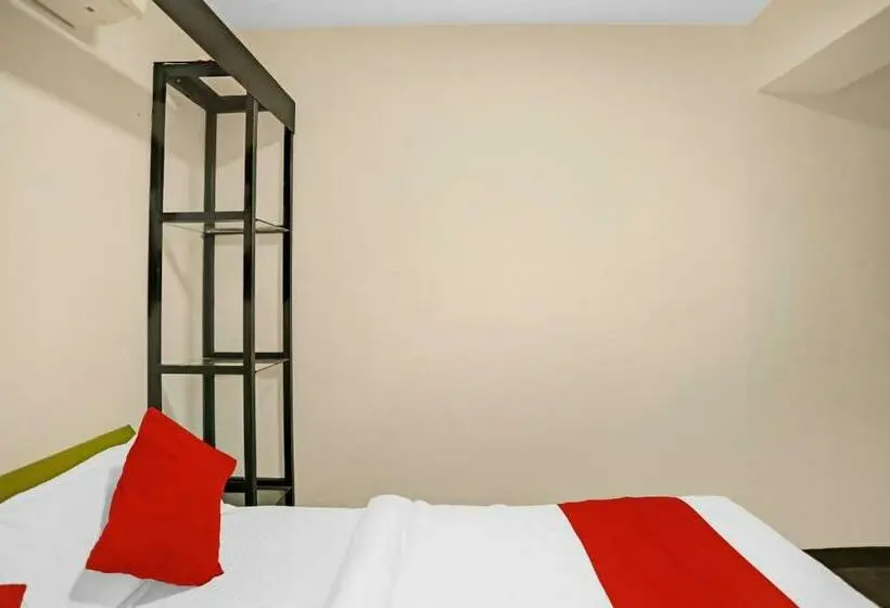 Classic Kolmen Hengen Huone, Oyo 87418 Being Lazy