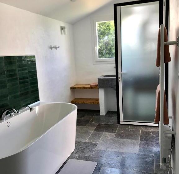 带大床的标准间, L Adret Du Bois