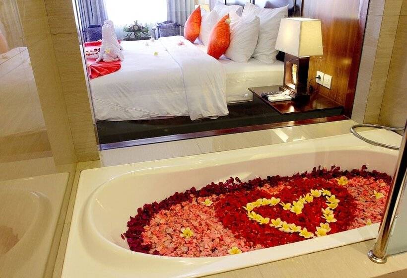 اتاق لوکس با تراس, Astagina Resort Villa And Spa