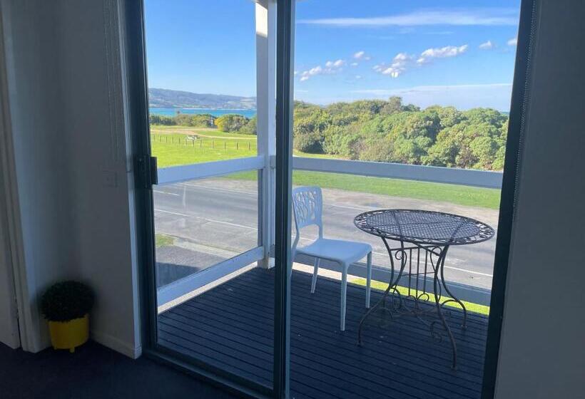 منزل 3 غرف نوم, Coastal Motel