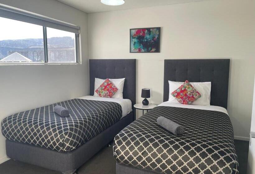 منزل 3 غرف نوم, Coastal Motel