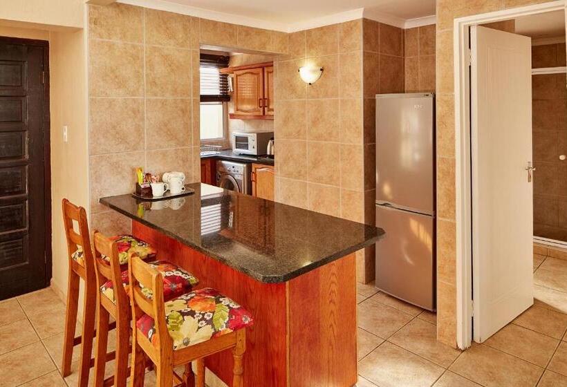 בקתת חדר, First Group Midlands Saddle And Trout