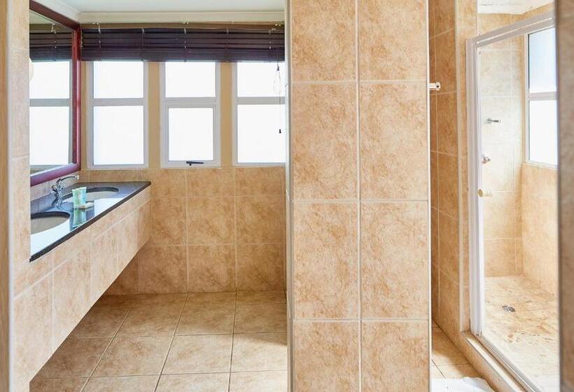 בקתת חדר, First Group Midlands Saddle And Trout