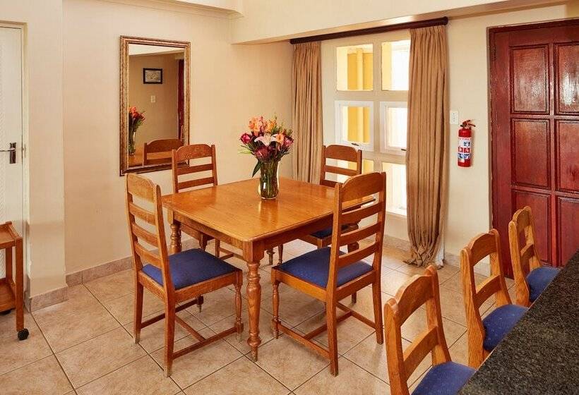 בקתת חדר, First Group Midlands Saddle And Trout