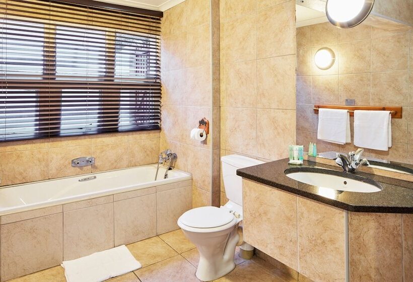 בקתת חדר, First Group Midlands Saddle And Trout