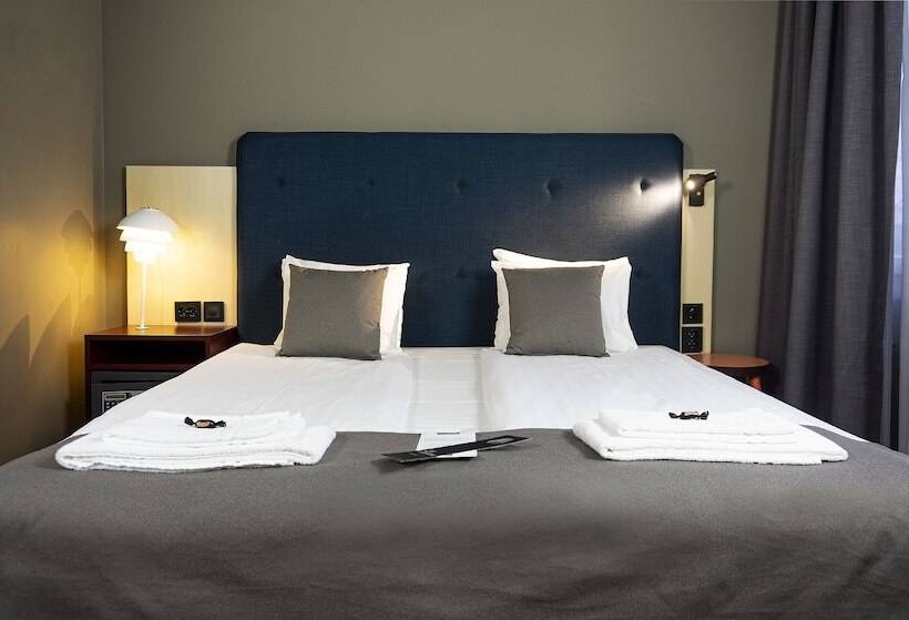 디럭스 룸, First Hotel Central