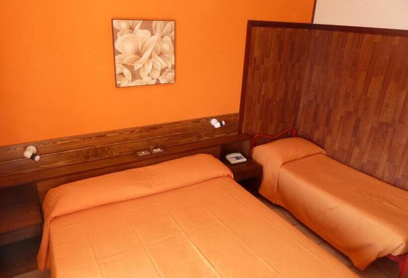 חדר סטנדרט לשלושה, Caldora