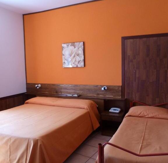 חדר סטנדרט לשלושה, Caldora