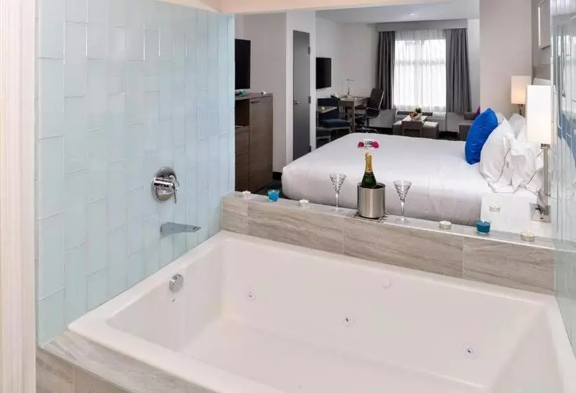 身障者適用スイートルーム, Holiday Inn Express & Suites San Diego   Mission Valley, An Ihg