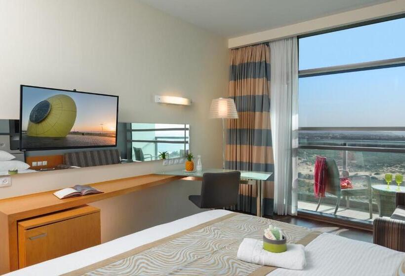 俱乐部三人间房间, Leonardo Plaza Ashdod