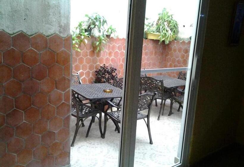 اتاق استاندارد, Micro Hotel Condo Suites