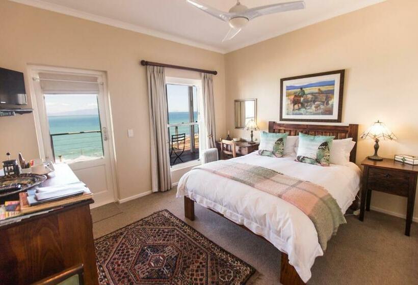 غرفة قياسية مطلّة علي البحر, Moonglow Guest House