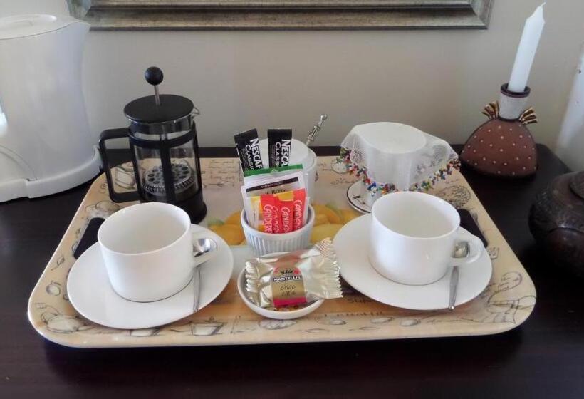 غرفة قياسية مطلّة علي البحر, Moonglow Guest House