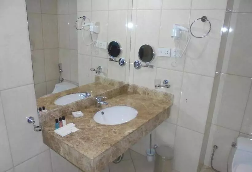 اتاق استاندارد با تخت بزرگ, Saromaria