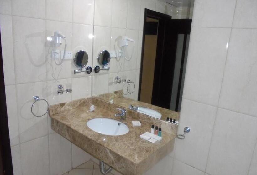 اتاق خانوادگی, Saromaria