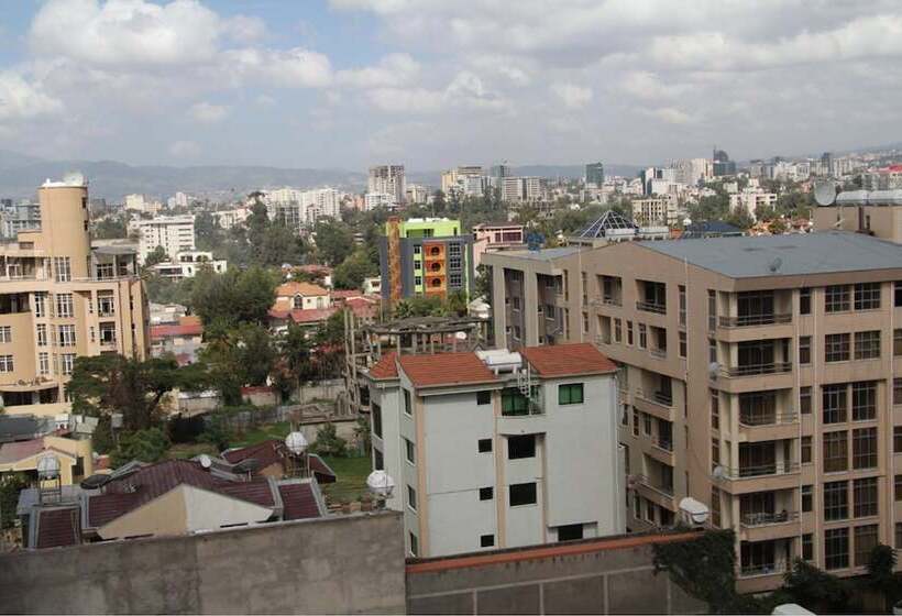 اتاق خانوادگی, Saromaria