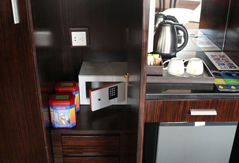 اتاق خانوادگی, Saromaria