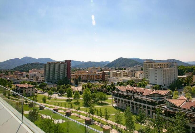 سوئیت با وان آب گرم, Terme All'alba