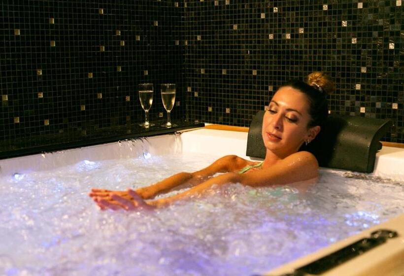 סוויטה עם ג'קוזי, Terme All'alba