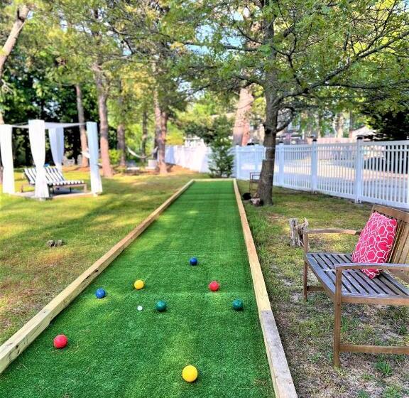 디럭스 스위트 킹 침대, The Seagrove Suites & Guest Rooms