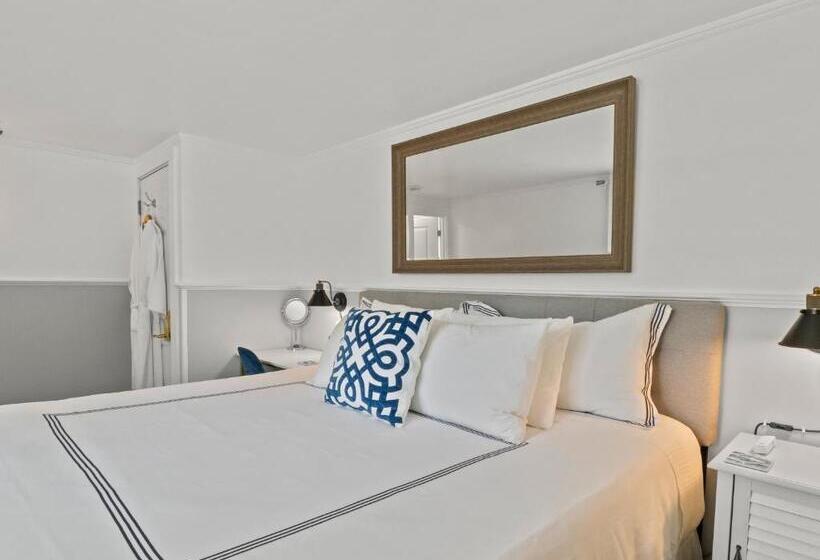 스탠다드 룸 킹사이즈 침대, The Seagrove Suites & Guest Rooms