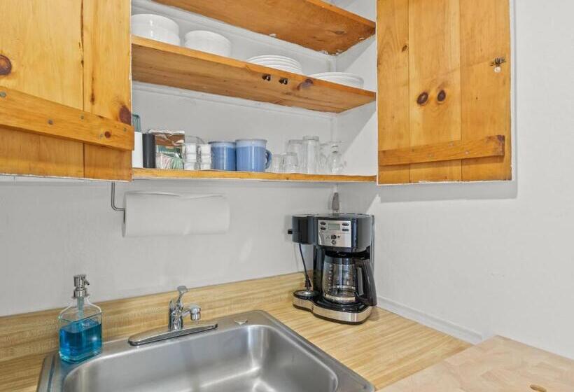 جناح ديلوكس سرير كينج, The Seagrove Suites & Guest Rooms