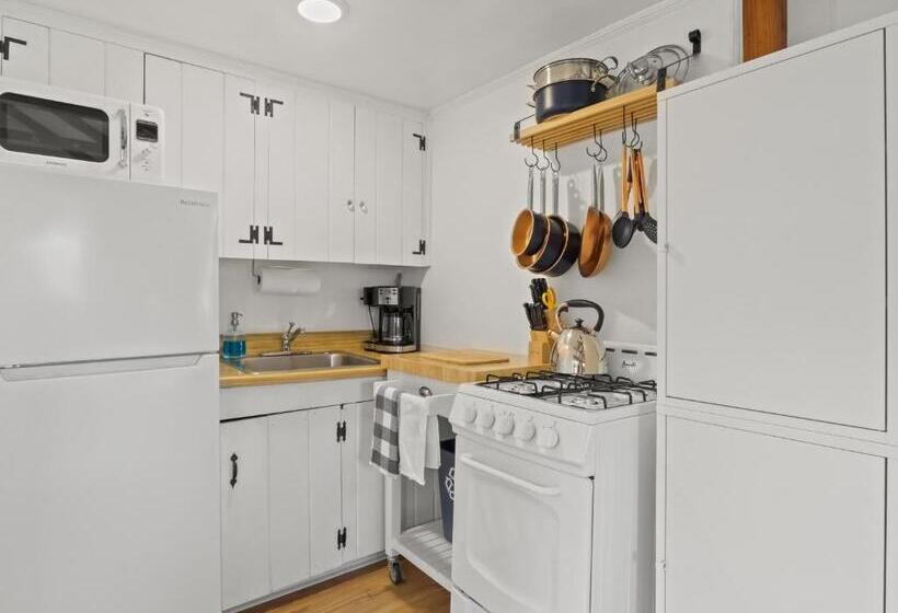 جناح ديلوكس سرير كينج, The Seagrove Suites & Guest Rooms