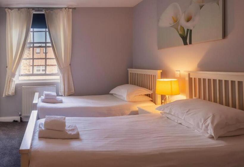 غرفة قياسية, Three Coopers