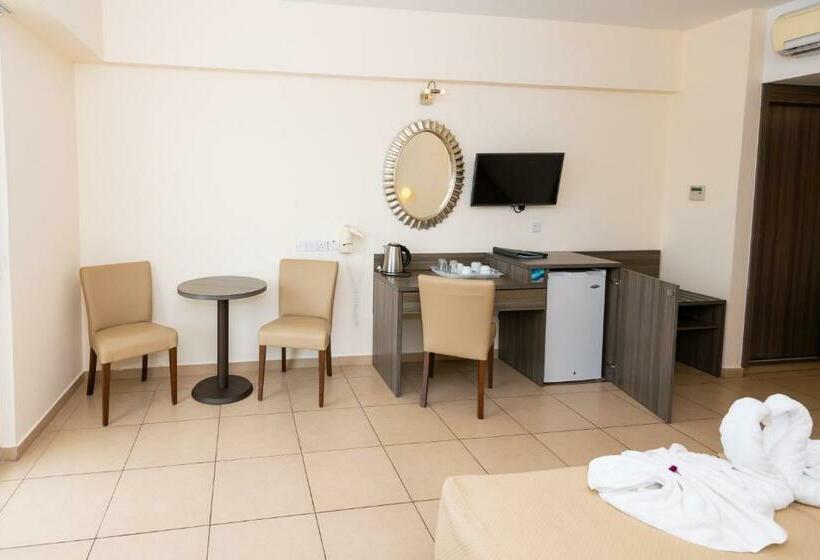 스탠다드 내측 룸, Tofinis