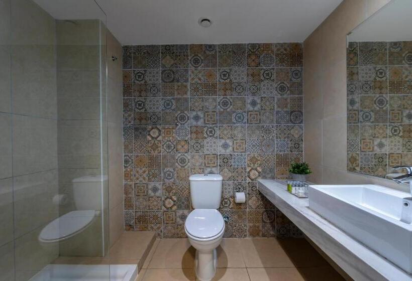 스탠다드 내측 룸, Tofinis