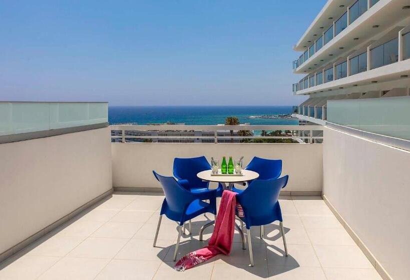 패밀리 룸 바다 전망, Tofinis