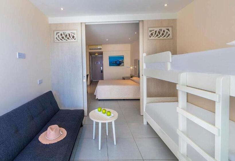 패밀리 룸 바다 전망, Tofinis