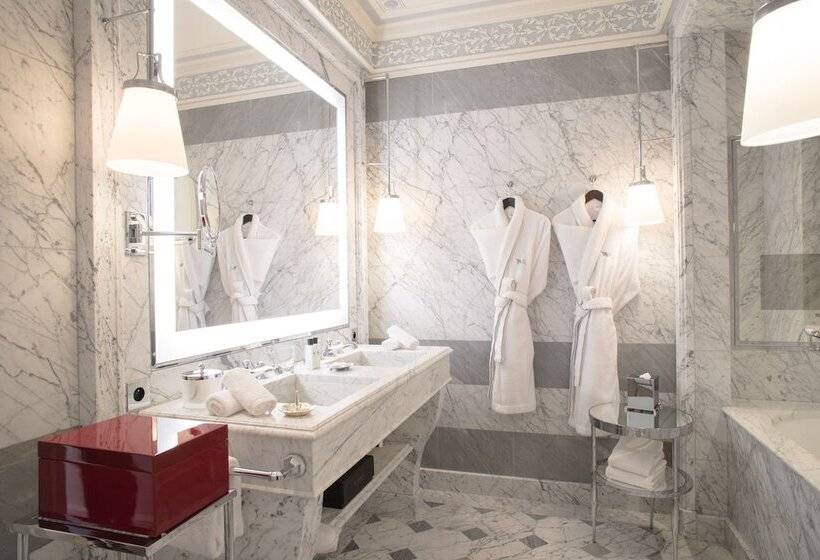 سوئیت جونیور پرستیژ, La Réserve Paris Hotel & Spa