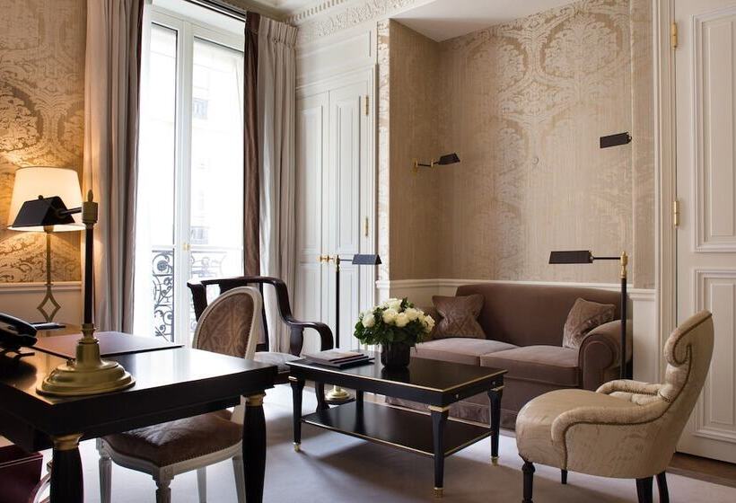 سوئیت جونیور پرستیژ, La Réserve Paris Hotel & Spa
