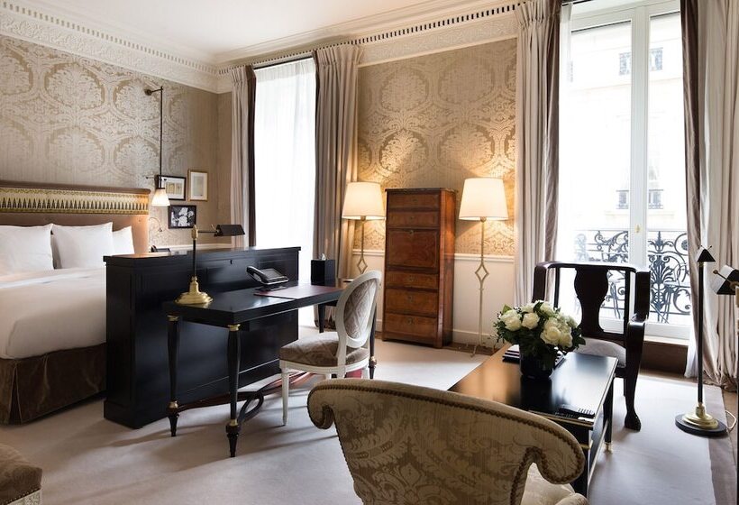 سوئیت جونیور پرستیژ, La Réserve Paris Hotel & Spa