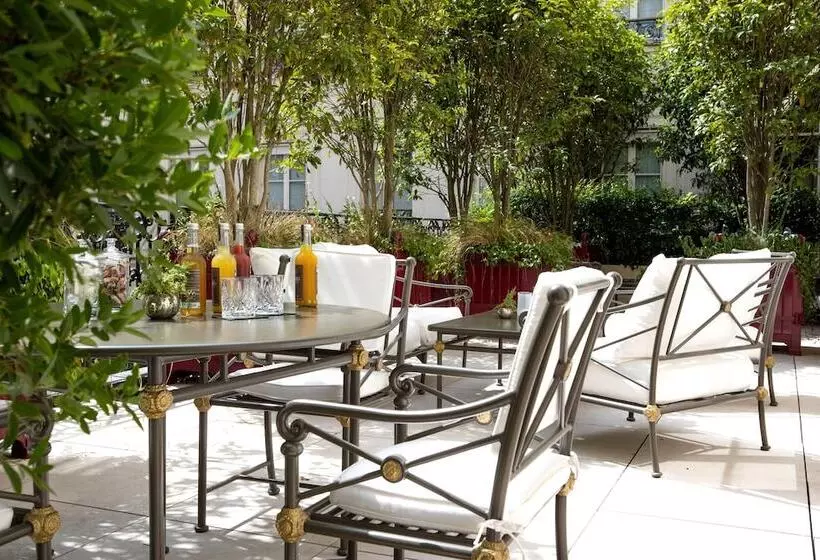Junior Suite avec Terrasse, La Réserve Paris Hotel & Spa