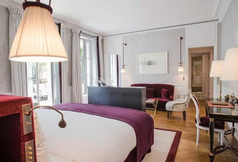 Junior Suite avec Terrasse, La Réserve Paris Hotel & Spa