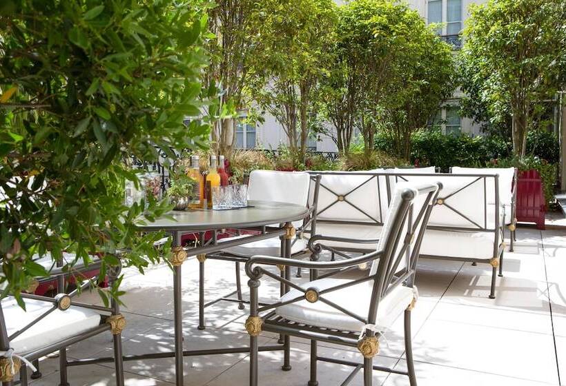 سوئیت جونیور با تراس, La Réserve Paris Hotel & Spa
