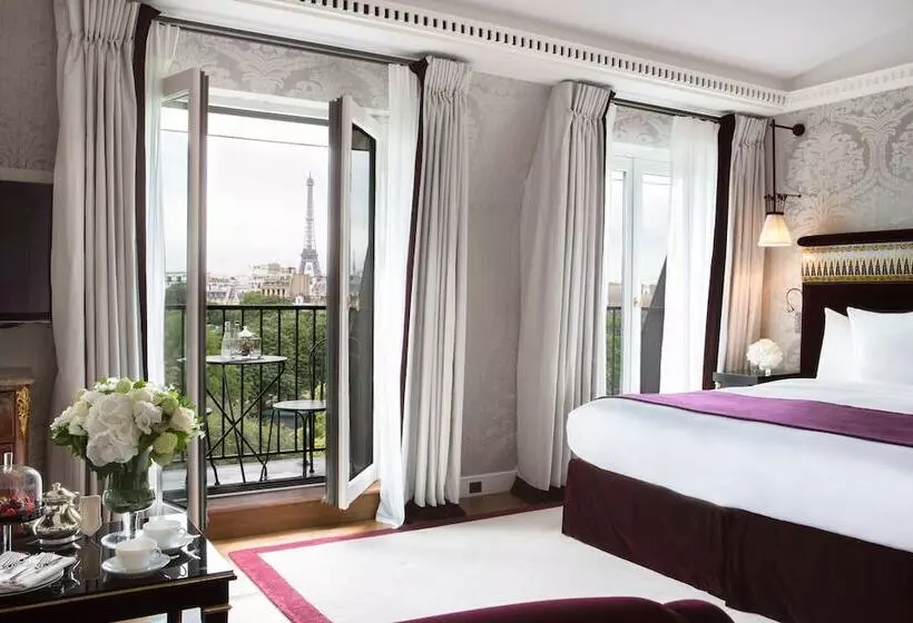 Junior Suite, La Réserve Paris Hotel & Spa